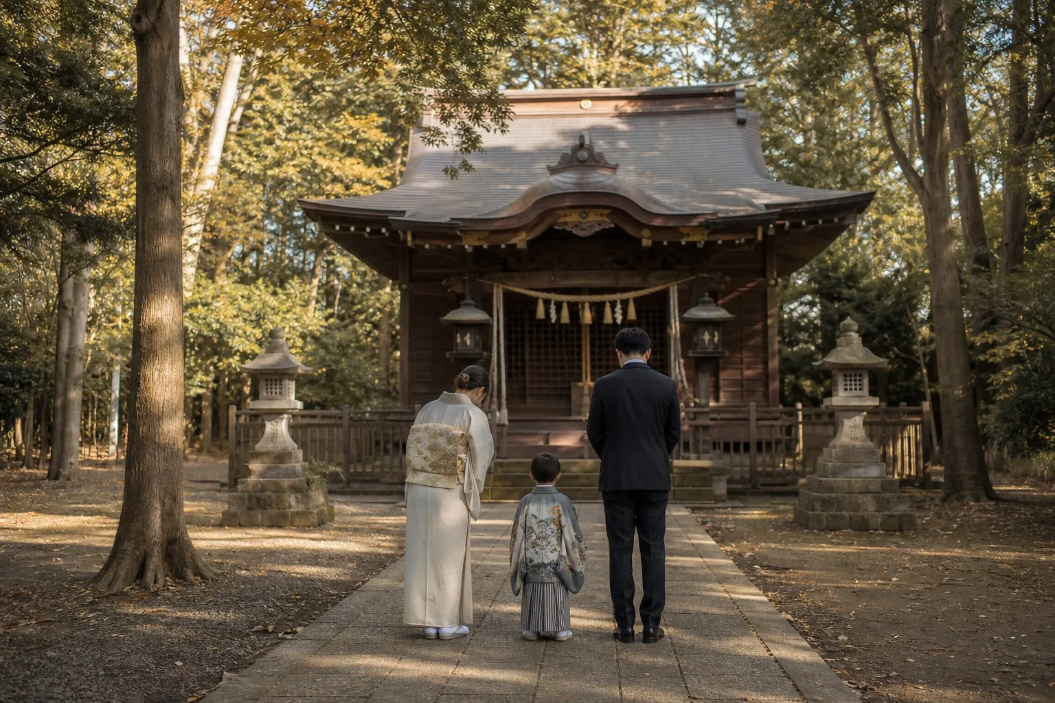 歴史ある神社で七五三を祝う家族のイメージ（生成イメージ）