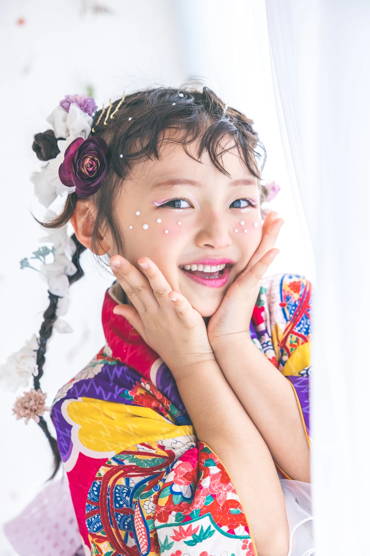 花飾りをあしらったこだわりヘアセットの七五三写真